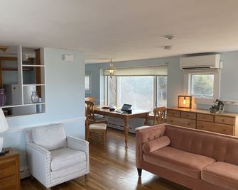 Nauset Beach Inn - Orleans - Wohnzimmer