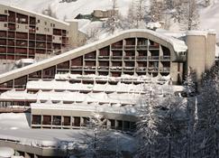 Luxury three-room apartment in Cervinia SKI and SAUNA, facing the ski slopes. - Valtournenche - Building