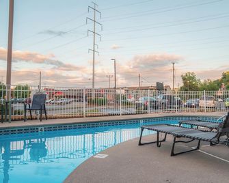 Guest Inn Pigeon Forge - Pigeon Forge - Pool