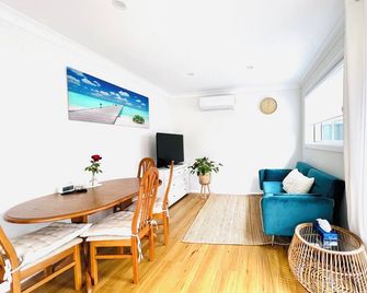 Private & Cozy villa for you! - Sutherland - Sala de estar