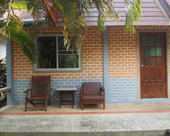 Coconut Bungalow - Sakhu - Patio