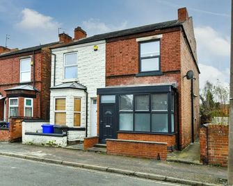 Long Eaton Modern 4bed House - Long Eaton - Edificio