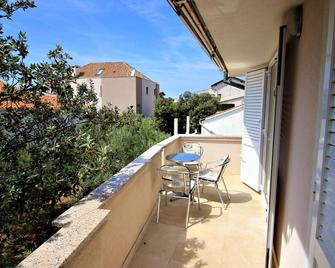 Amazing apartment in Mandre with 1 Bedrooms and WiFi - Mandre - Balcón