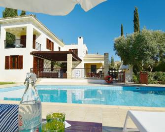 3 bedroom Villa Tala with private pool and sunset views, Aphrodite Hills Resort - Kouklia - Pool