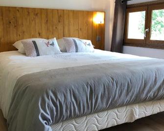 La Maison De La Louette Chambres D'hotes - Forcalquier - Bedroom