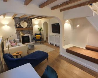 Beautiful House And Elevated Garden In Bridgnorth - Bridgnorth - Living room