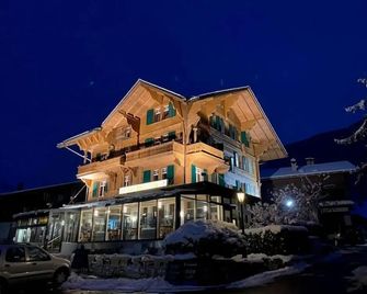 Hotel Post - Zweisimmen - Edificio