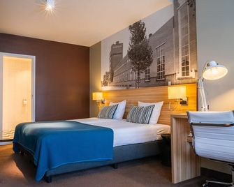 Stadshotel De Klok - Breda - Bedroom