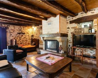 Gite Du Bois Du Pech - Saint-Projet - Sala de estar