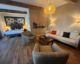 Hôtel Lou Cigaloun - Orange - Sala de estar