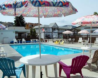 Rosedale Motel - Summerland - Piscina