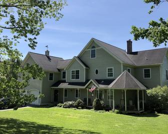 High Hill Inn - Montpelier - Gebäude