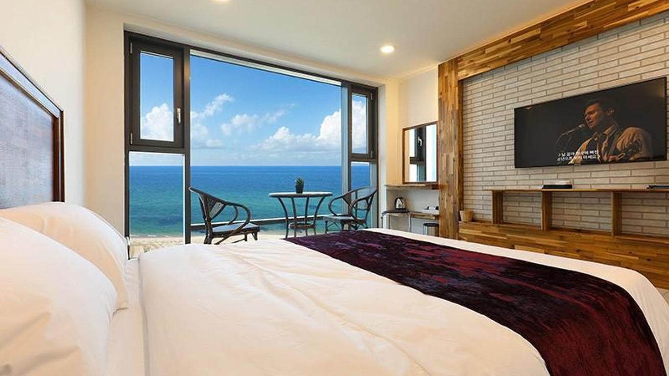 Gangneung Pool Villa K Pension