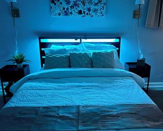 \'Modern & Bright 2BR Retreat in Pickering – 12 mins from Waterfront!\' - Pickering - Habitación