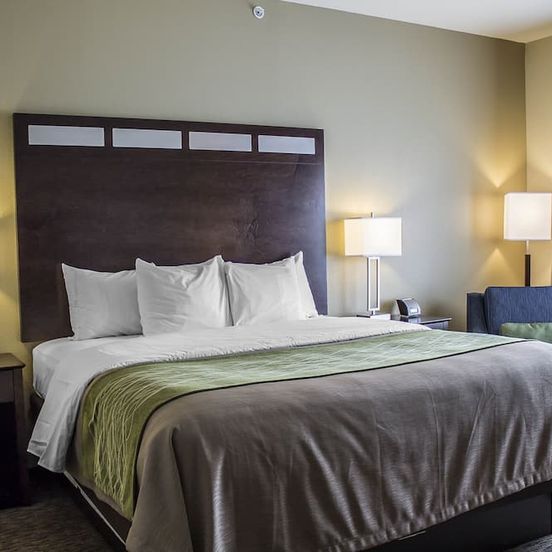 Bedroom view of Comfort Inn