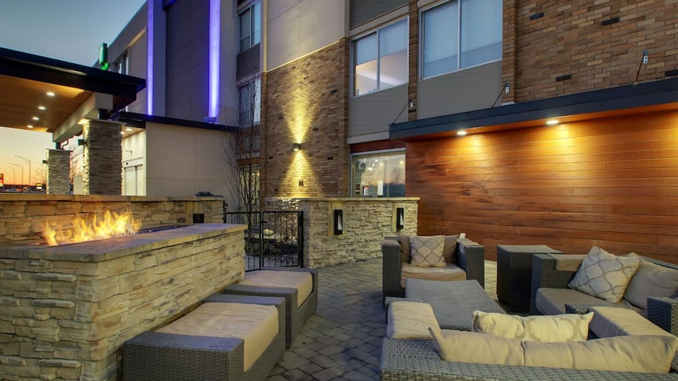 Holiday Inn Express & Suites Wapakoneta By IHG