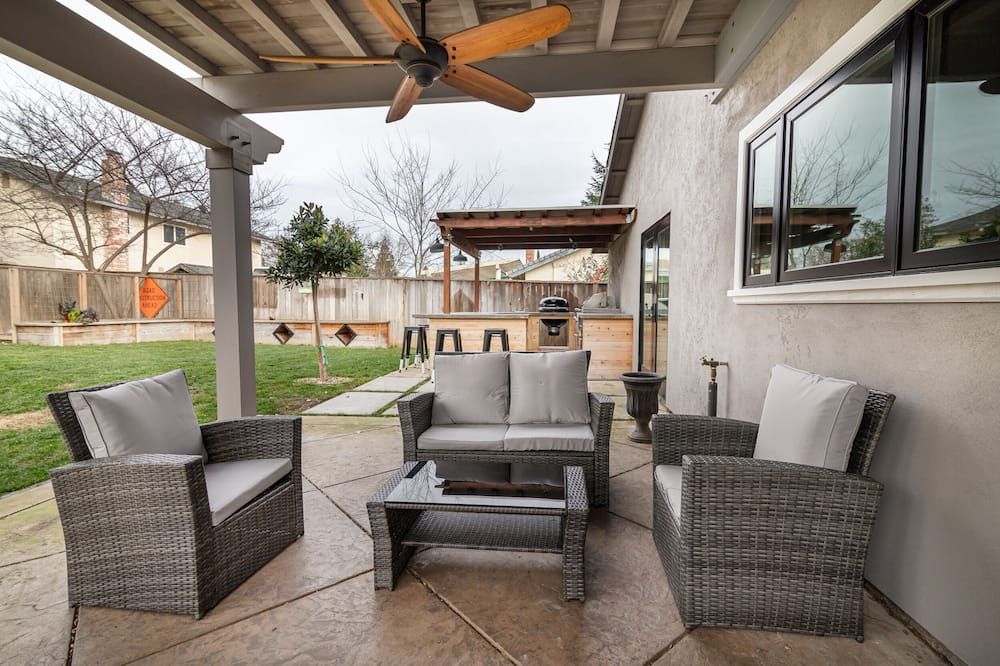 Comfy House W/ Big Pool - Elk Grove - Patio