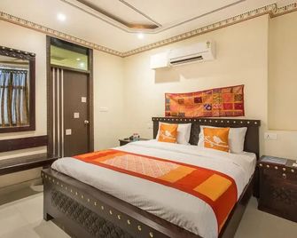 OYO 838 Hotel Suryagarh - Jaipur - Habitación