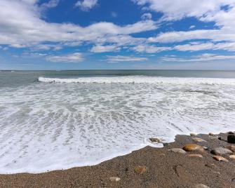 Studio condo with screened porch and seasonal pool/pool table - near beaches - Wells - Beach