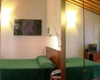 Room & Breakfast dolcemela - Ferrara - Bedroom