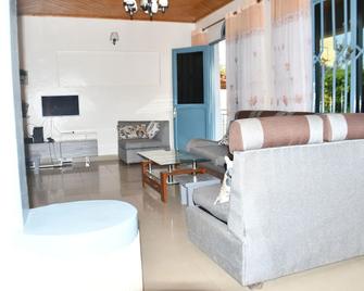 Enchante Suites Kigali - Kigali - Living room