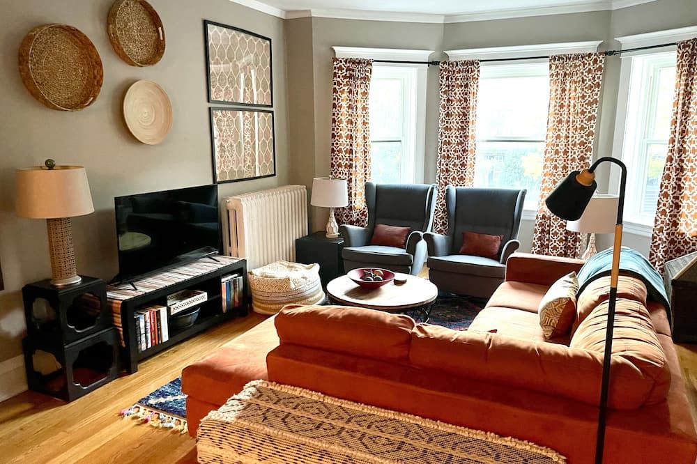 Living room view of Large, sunny 3 bedroom apartment two blocks from down town Oak Park.