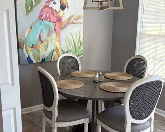 2-bedroom/2bath townhome in the heart of Evans GA! - Evans - Dining room
