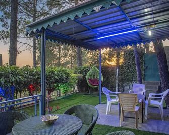 The Party House - Kasauli - Patio