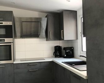 Ma Ré Basse - La Flotte - Kitchen