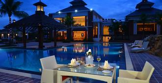 Thurizza Hotel - Naypyitaw - Restaurante