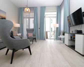 Alte Seefahrtschule App 09 'Schwalbennest' - Wustrow (Darss) - Wohnzimmer