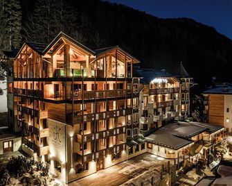 Cerana Relax Hotel - Madonna di Campiglio - Building