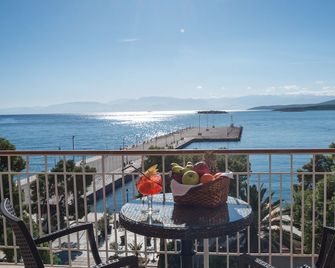 Galini Hotel - Itéa - Outdoors view