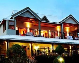 Villa Paradiso Country Manor - Hartbeespoort - Building