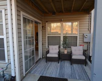 Quantico Nest - 10 Minutes Away - Dumfries - Balkon