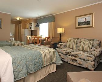 Pier 7 Condominiums - South Yarmouth