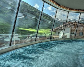 Alpenbad Hotel Hohenhaus - Hintertux - Piscina