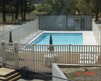 Bay Meadows Resort - Big Bear Lake - Bể bơi