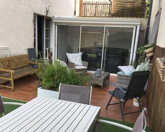 House in the heart of Beaune with Jacuzzi - Beaune - Patio