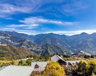 Provence Rose Lodge - Ren-ai Township - Vista del exterior