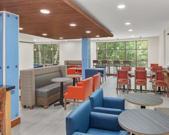 Holiday Inn Express & Suites Hardeeville-Hilton Head By IHG - Hardeeville - Lounge