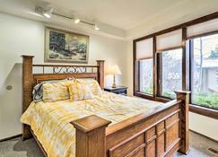 Cottonwood Heights Home with Deck! - Cottonwood Heights - Bedroom