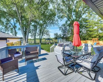 Dock, Kayaks, Game Room Lakefront Antioc - Antioch - Patio