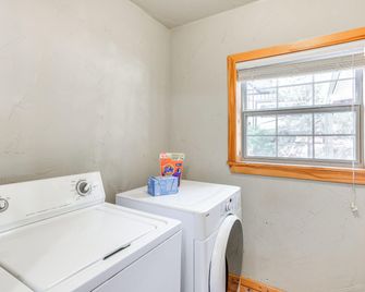 Sweetwater Lake House with Covered Patio! - Sweetwater