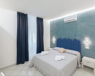 Affittacamere Elena - Sanremo - Camera da letto