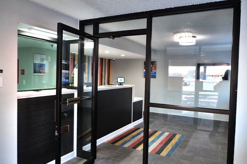 Motel 6 Burnsville, MN thumbnail 3