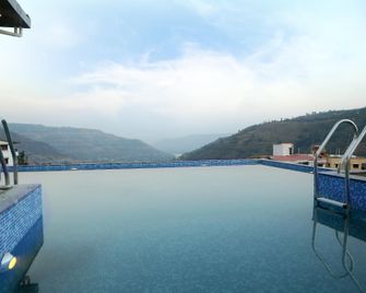 Manas Boutique Hotel Panchgani - Panchgani - Piscina