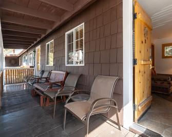 Just What You Were Looking For! Onsite Pool, Free Parking, Outdoor Spa Tub! - Tahoe Vista - Patio