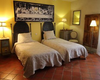 Hostellerie et la parenthese uzes - Uzès - Habitación