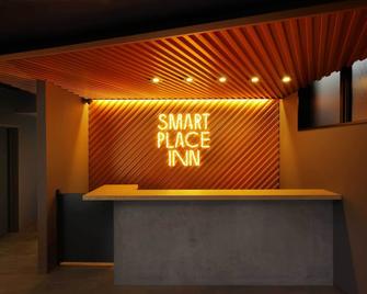 Smart Place Inn Kyoto Shijo Omiya Station - Kyoto - Front desk